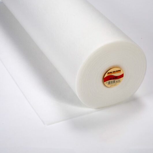 Vilene Vlieseline H630 Iron On Low Loft Volume Fleece White